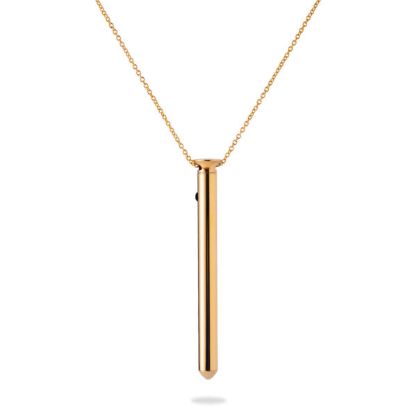 gold pendant necklace